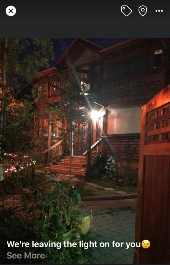 Mystic Portal 420 Guesthouse Колорадо-Спрингс Экстерьер фото