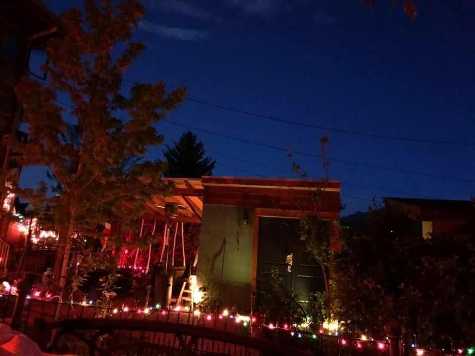 Mystic Portal 420 Guesthouse Колорадо-Спрингс Экстерьер фото